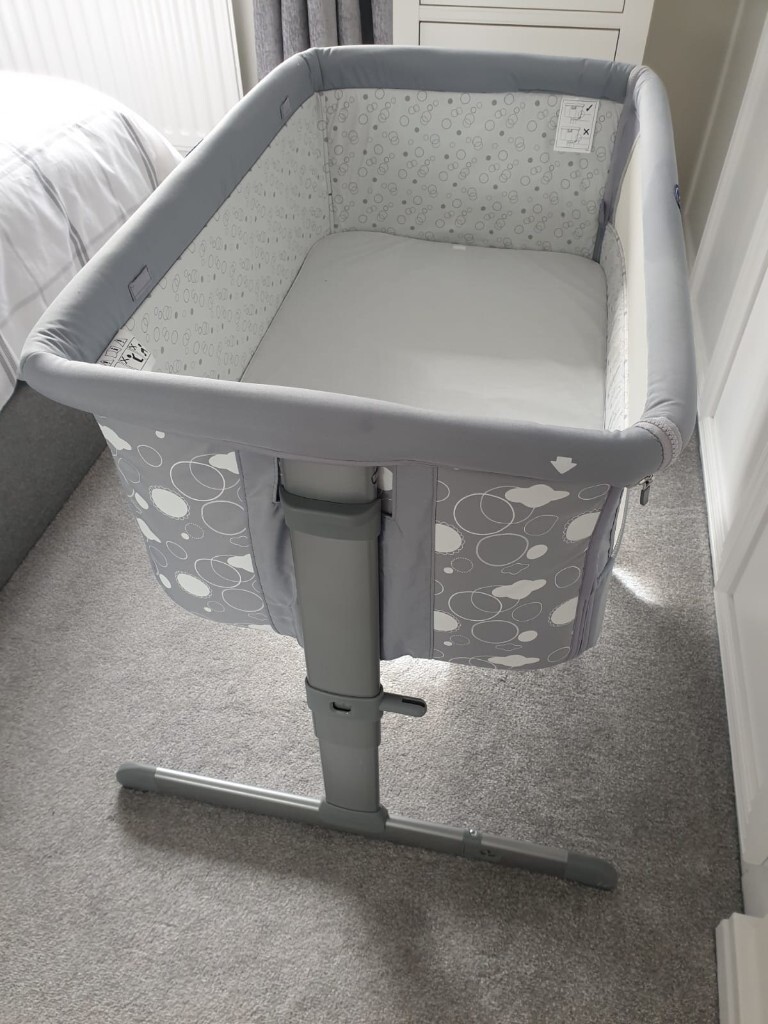 chicco next to me grey clouds